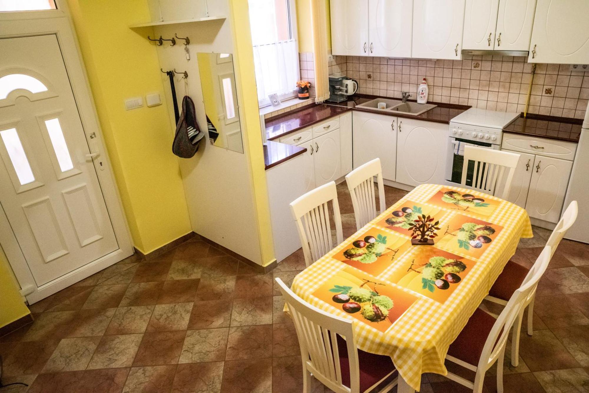 Gesztenye Apartman Мако Екстер'єр фото
